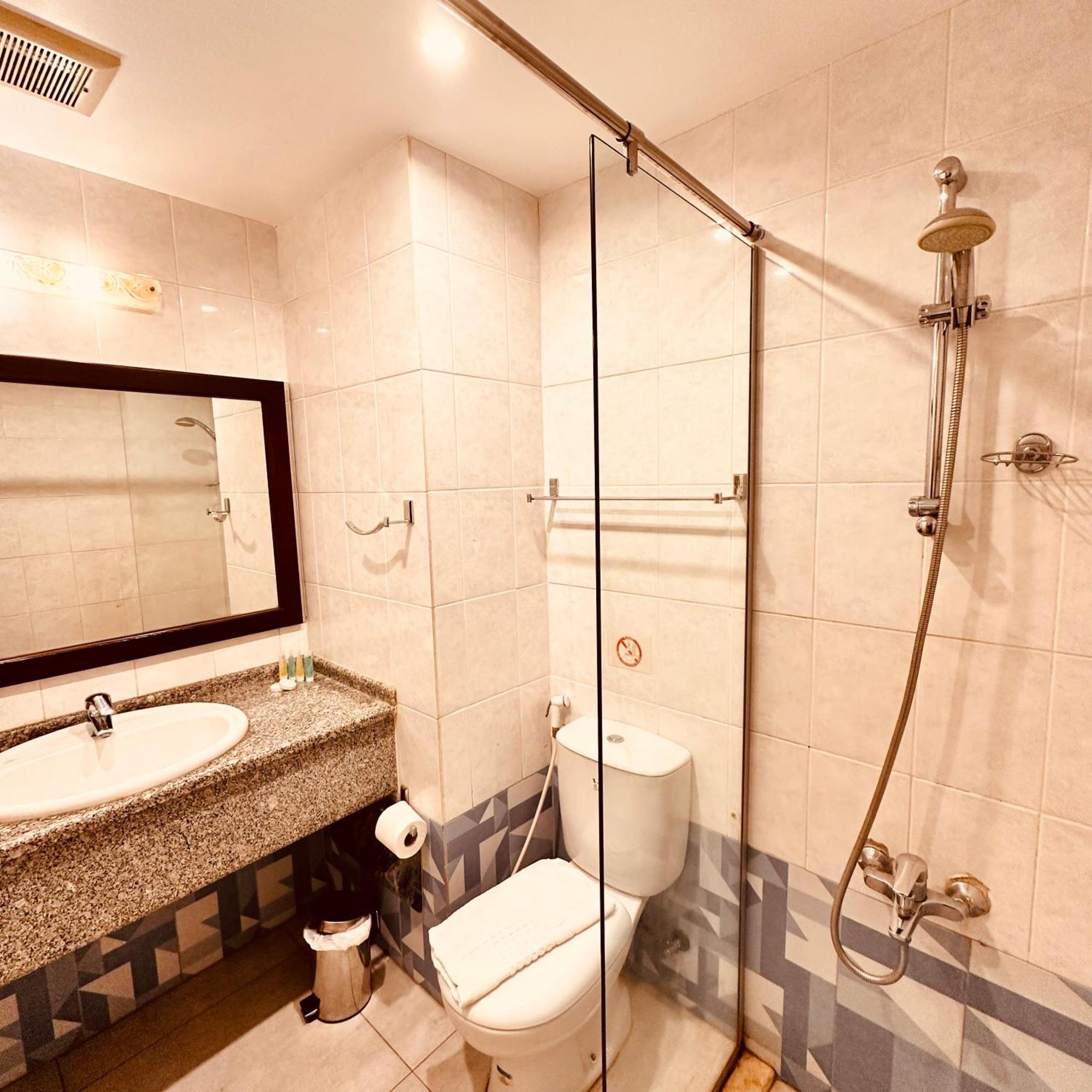 Aquavista Hotel & Suites Aqaba Exteriör bild